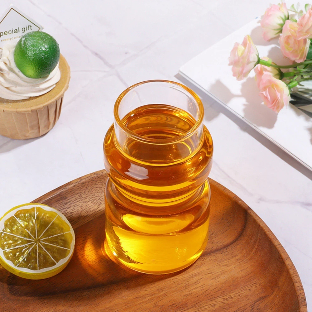 كوب بهلوان لطيف لشرب القهوة المثلجة