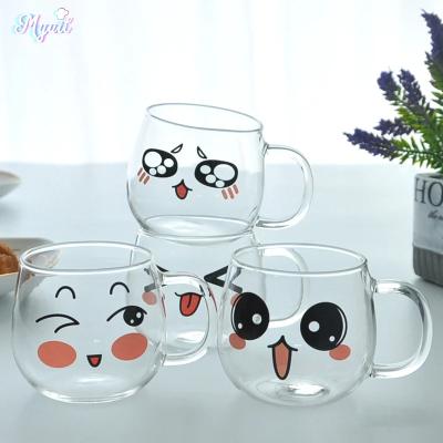 كوب زجاجي كرتوني شفاف